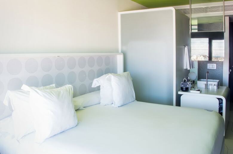 Hotel Barcel� Raval