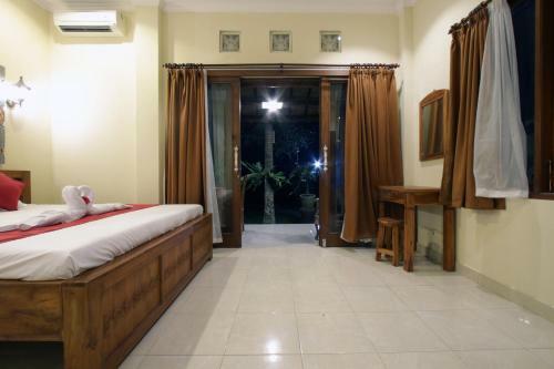 Hostal Pondok Loris Guest House