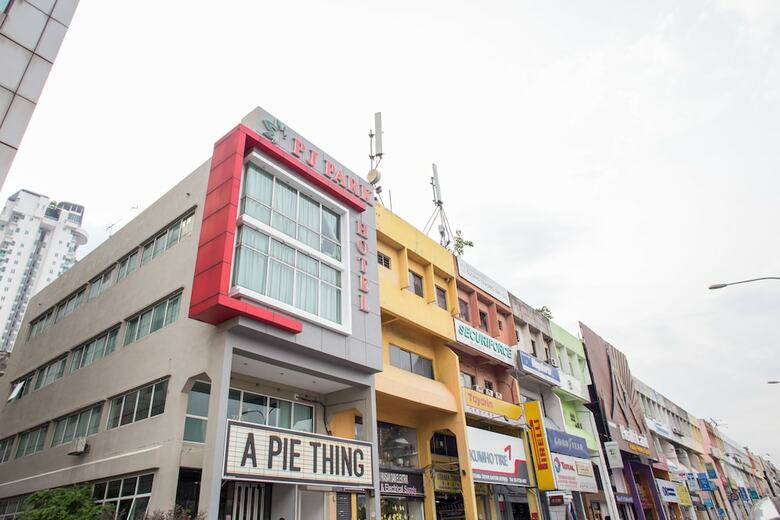 Pj Park Hotel