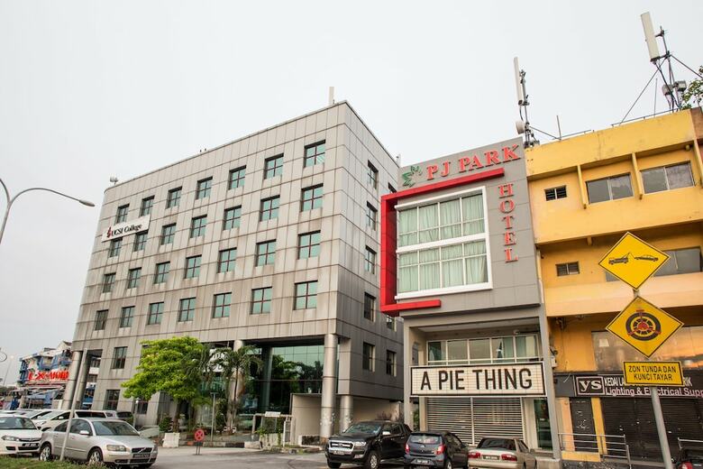 Pj Park Hotel