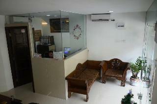 Aura Hotel