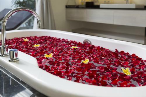 Crown Astana Villas Seminyak