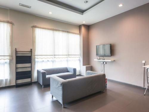 Raintree Hotel