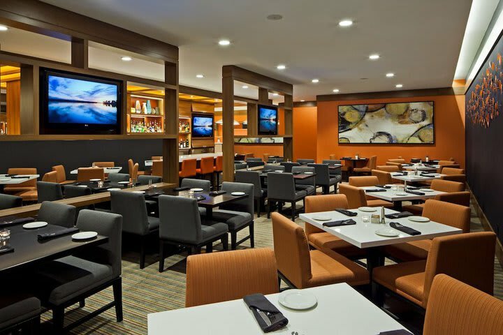 Delta Meadowvale Hotel And Conference Center