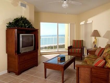 Hotel Sunset Vistas Beachfront Suites