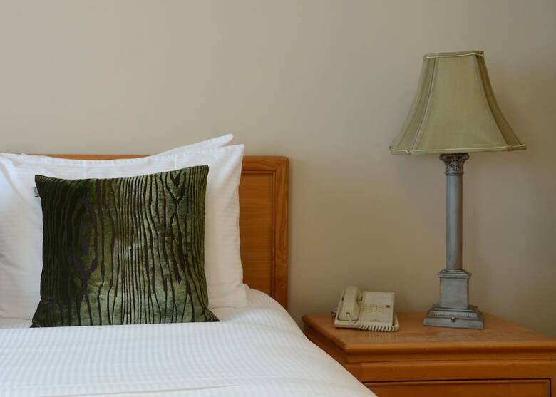 Hotel The Rosellen Suites At Stanley Park (.)