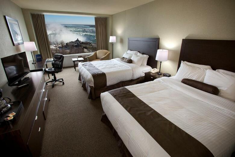 Oakes Hotel Overlooking The Falls
