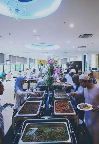 The Regency Waterfront Hotel