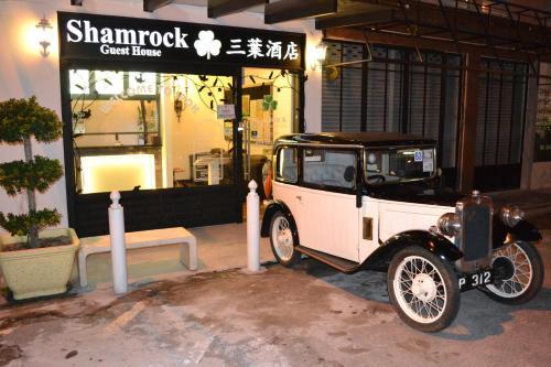 Hostal Shamrock Guest House