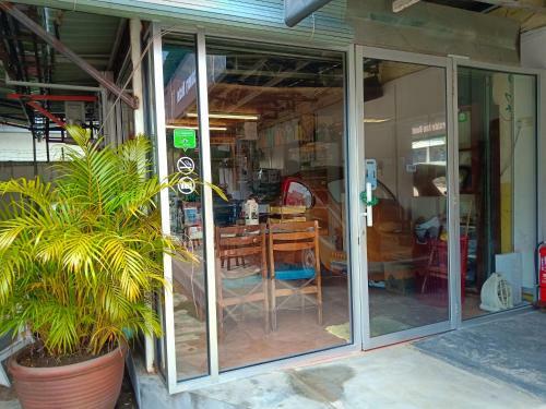 Hostal Discovery Cafe And Guesthouse