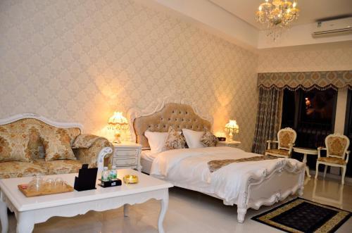 Moon Shine Apartment Hotel