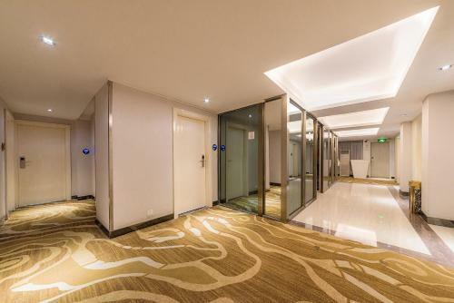 Kaiserdom Hotel Tiyuxi Metro Station