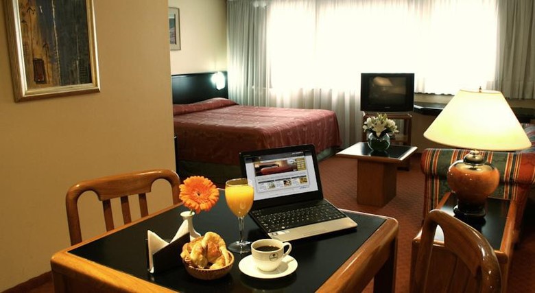 Hotel Plaza San Martin Suites