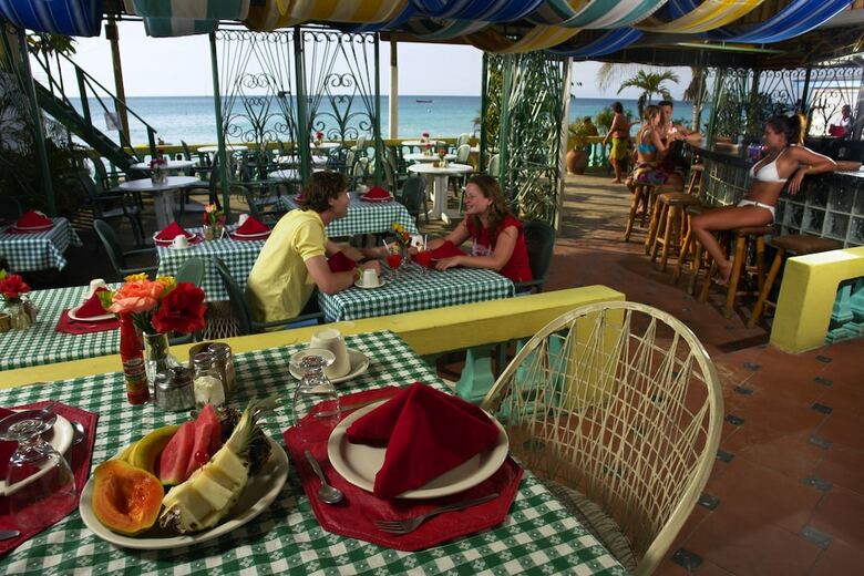 Hotel Legends Beach Resort