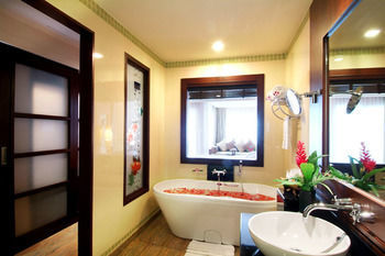 Hotel Grand Pacific Sovereign Resort
