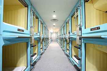 Shinjuku Kuyakusho-mae Capsule Hotel