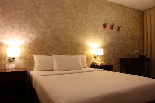 The Grand Jade Hotel