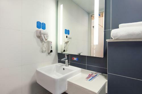 Hotel Hanting Express Hangzhou West Lake Longjing Road