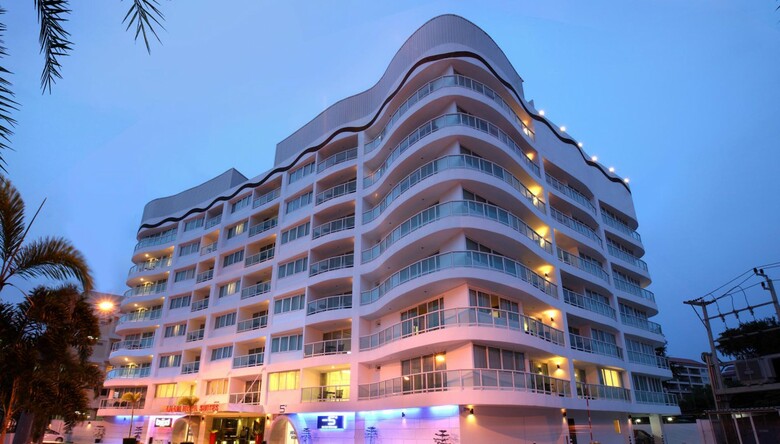 Hotel Amari Nova Suites