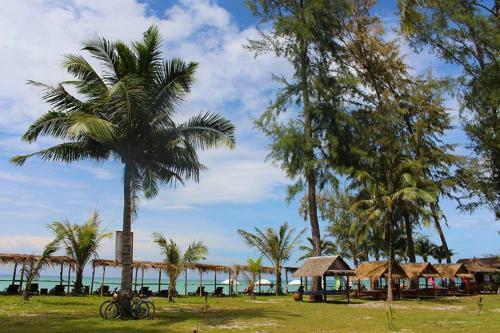 Hotel The Hip Resort @ Khao Lak
