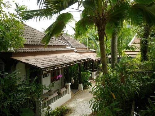 Hotel Bangtao Beach Chalet Resort