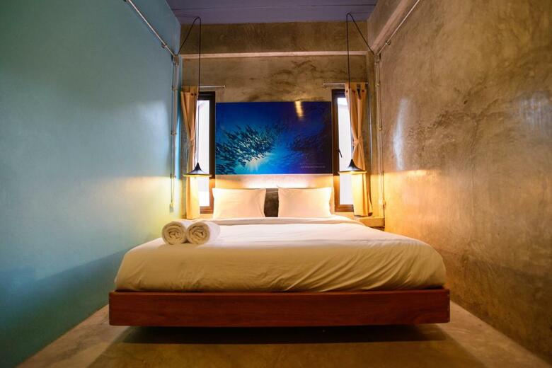 Hostal Khaolak Seafan Bed & Breakfast