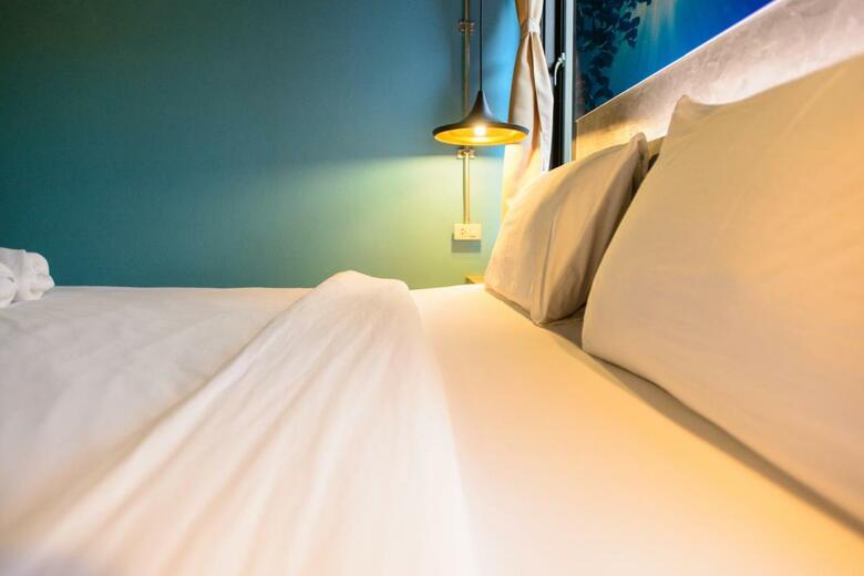 Hostal Khaolak Seafan Bed & Breakfast