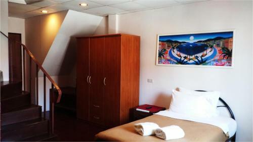 Hotel Karon Cafe Inn
