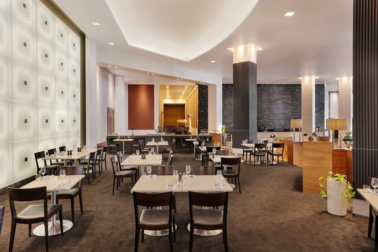 Hotel Stamford Plaza