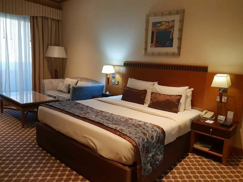 Hotel Golden Tulip Al Barsha