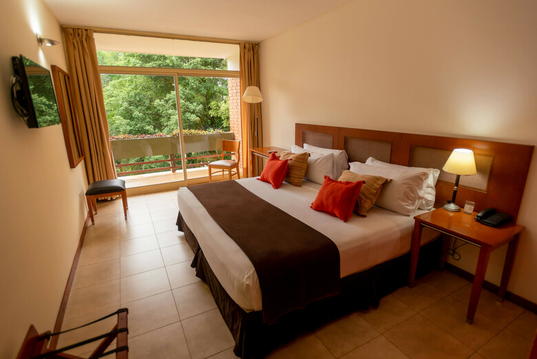Raices Esturi�n Hotel