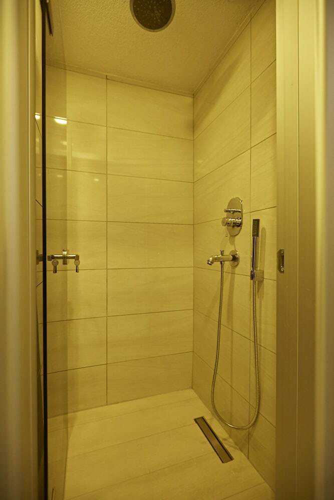 Hotel Ikbal Deluxe