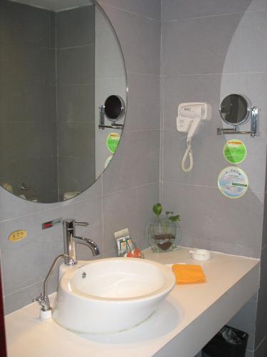 Luoyang Aviation Hotel