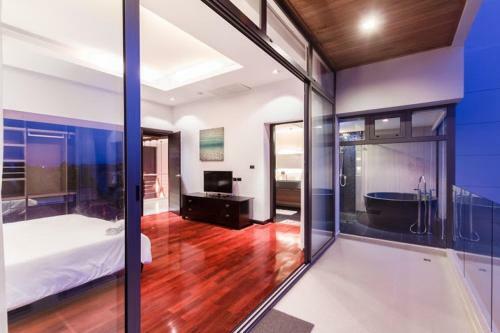 Aqua Villa Rawai
