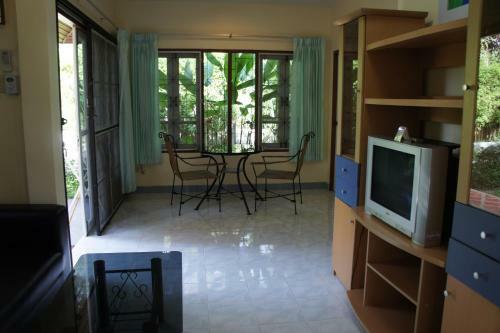 Hotel Palm Village