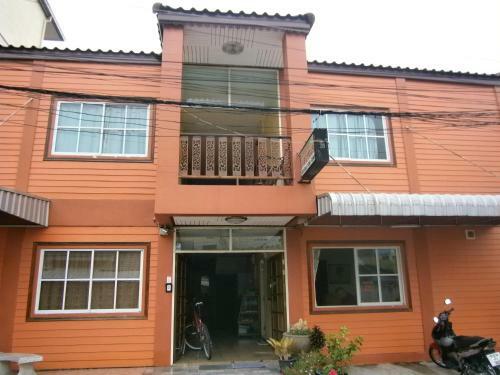 Hostal Aura House