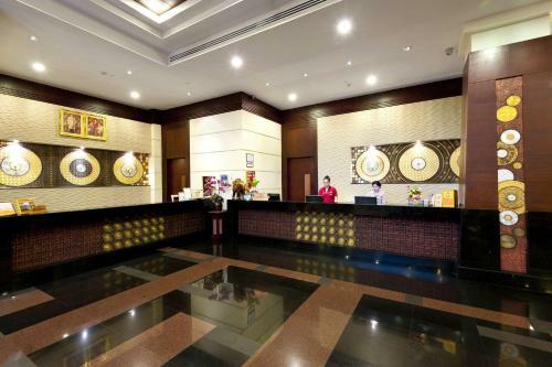 Hotel Grand Pacific Sovereign Resort & Spa