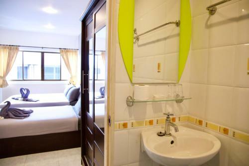 Hostal Golden Guesthouse By The Beach Cha Am