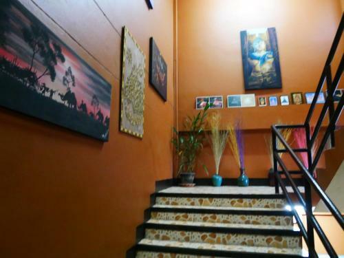 Hostal All In 1 Guesthouse