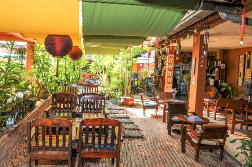 Hostal All In 1 Guesthouse