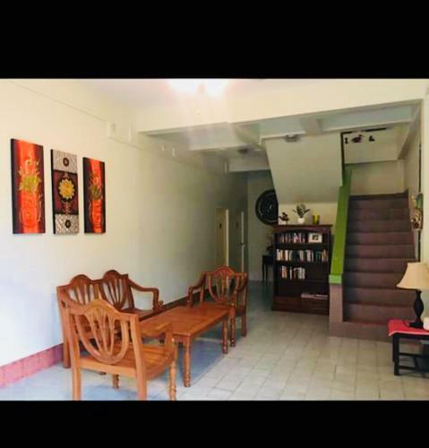 Hostal Roo Poo Guest House