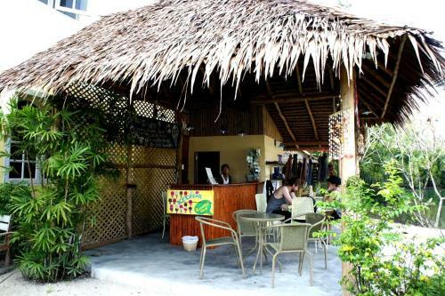 Hostal Roo Poo Guest House