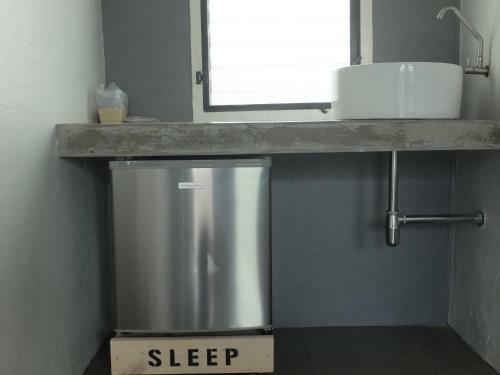 Hostal Sleep Guesthouse