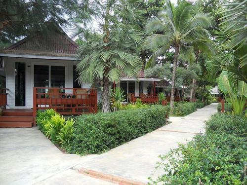 Hotel Nakara Long Beach Resort