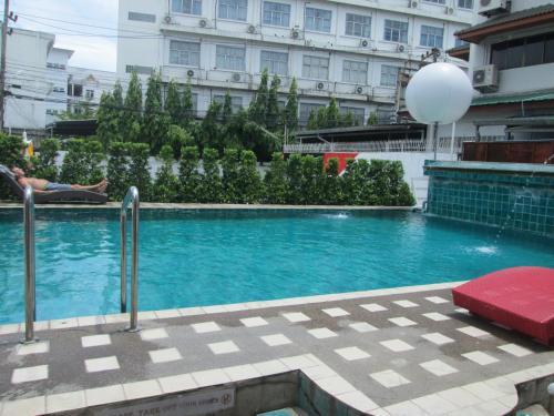 Hostal The Royal Guest House