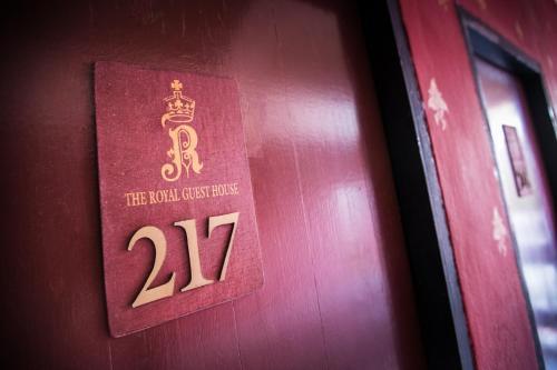 Hostal The Royal Guest House