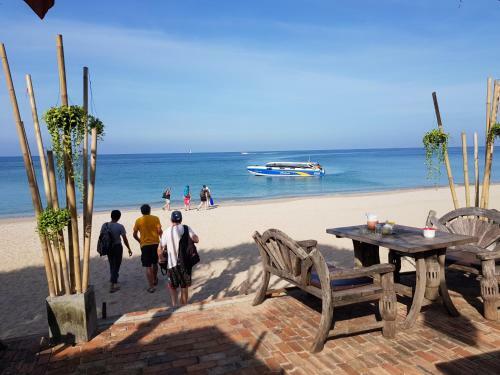 Hotel Clean Beach Resort