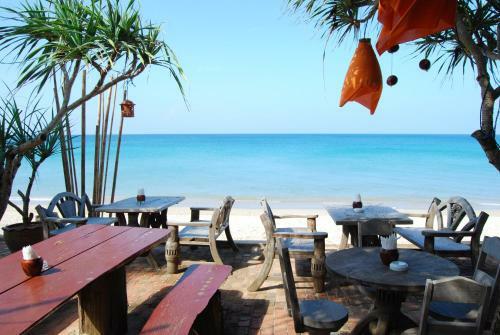 Hotel Clean Beach Resort