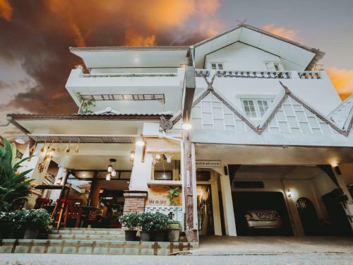 Hostal Rendezvous Guesthouse