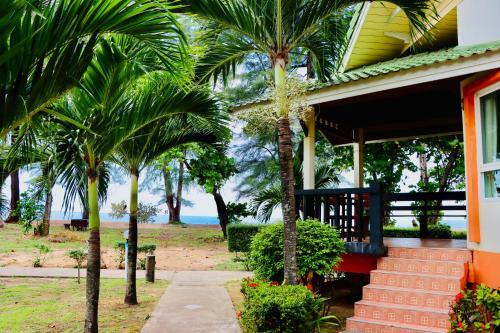Lanta Palm Beach Resort